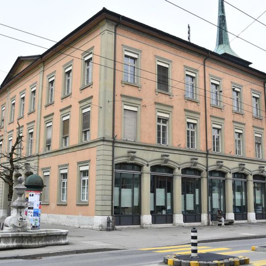 Gemeindeverwaltung / Ehemaliges Primar- und Sekundarschulhaus