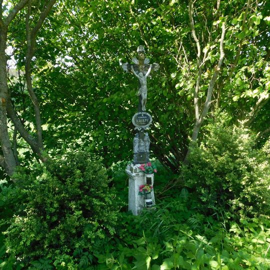 Kříž jihovýchodně od Bystré nedaleko samoty Kalenda