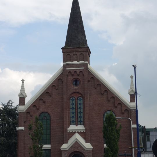 Orgel in de gereformeerde kerk met hoofdwerk en bovenwerk