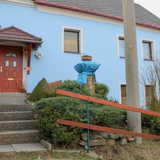 Torzo kříže v Pobučí poblíž kostela