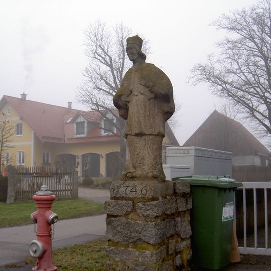 Steinfigur hl. Johannes von Nepomuk