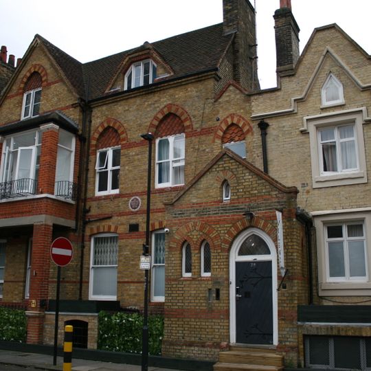 38, Newark Street E1