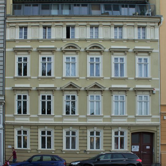 Wohnhaus in geschlossener Bebauung Wilhelmsplatz 10