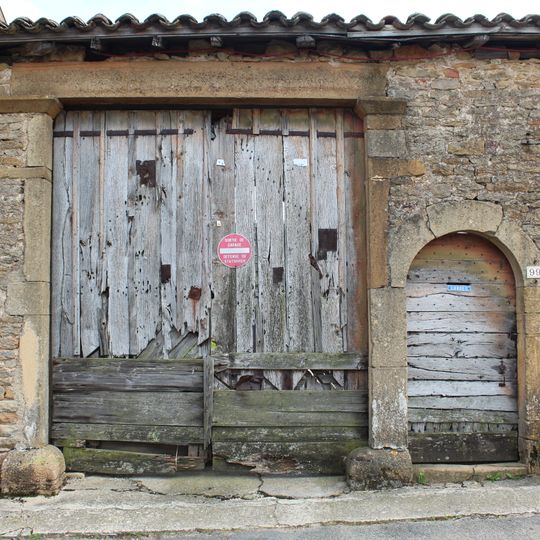 Puits couvert de Vinzelles