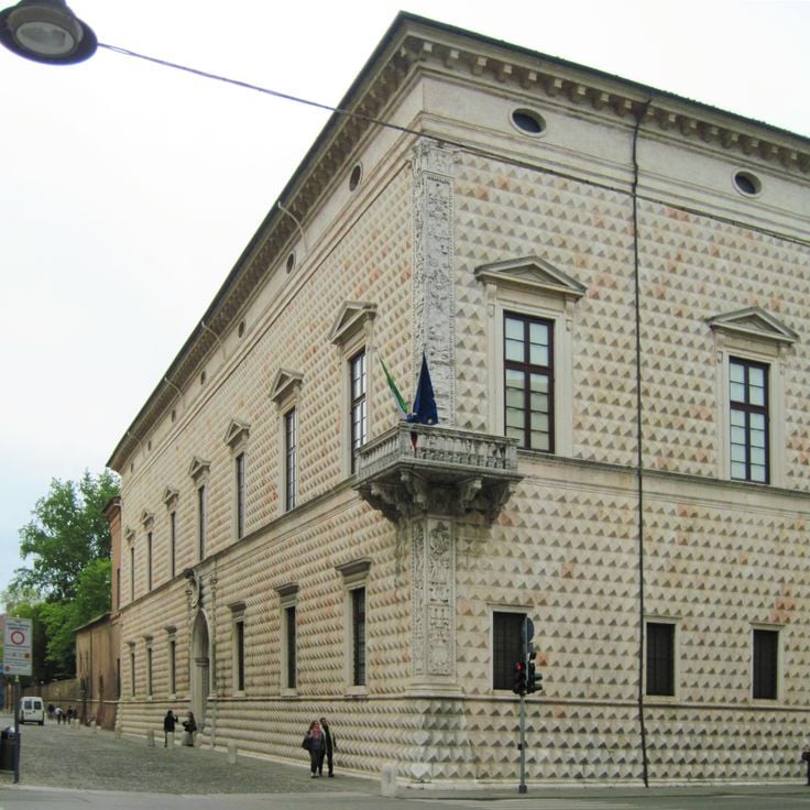 Palazzo dei Diamanti