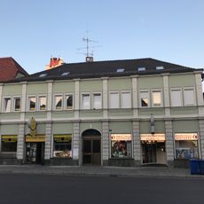 Wohn- und Geschäftshaus