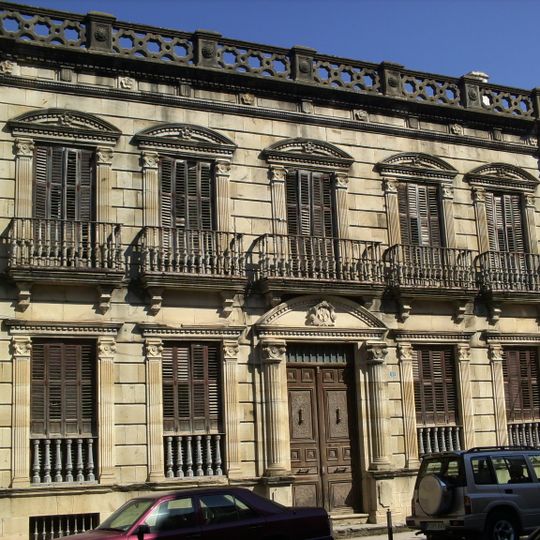 Casa Palacio sita en la calle Ministro Benavides, 51