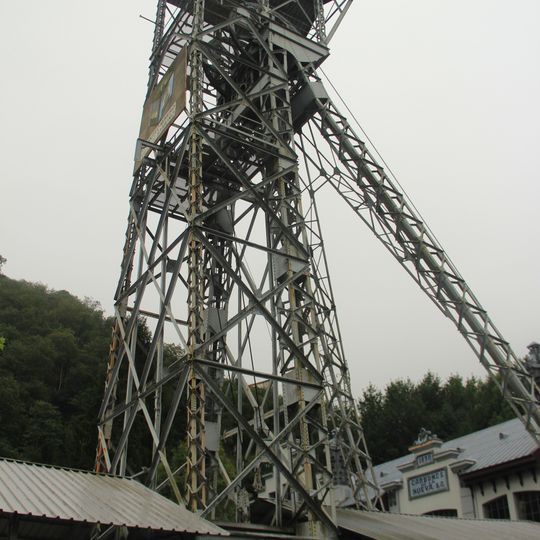 Castillete del pozo San Luis