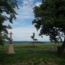 Kříž na vyhlídce nad Chlumem