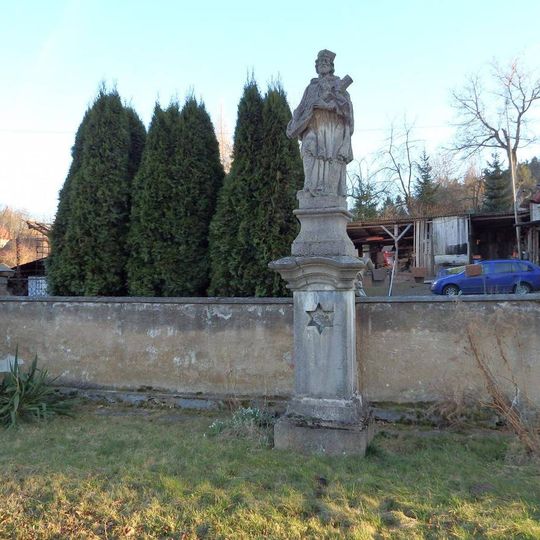 Socha svatého Jana Nepomuckého v Libkovicích na návsi