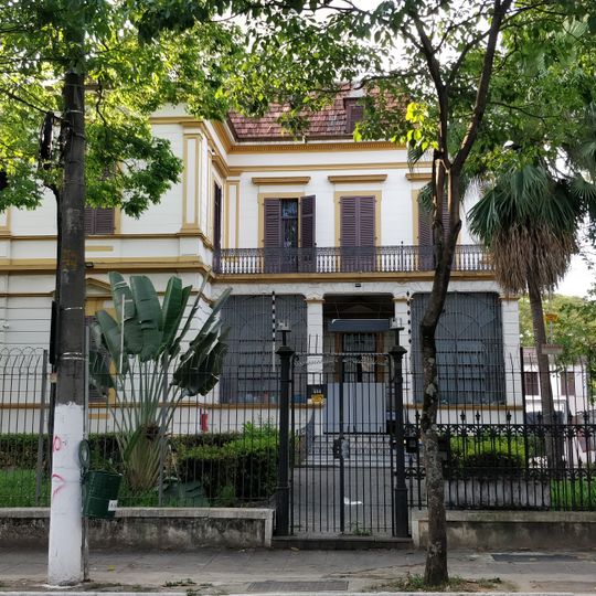 Building at Alameda Glete, 444