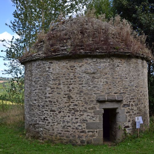 Pigeonnier du château de Lesquiffiou