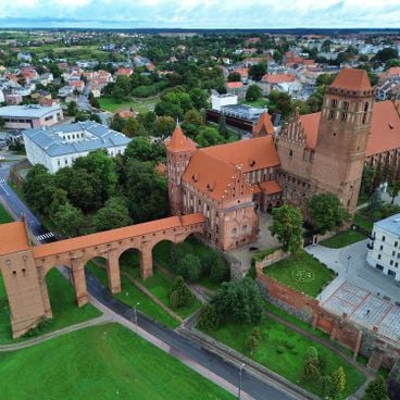Middelalderens Polen: byer, slott og Østersjøkysten