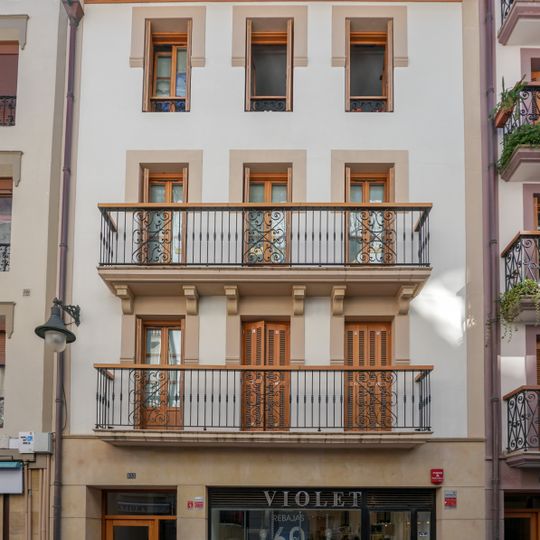 Casa Nagusia 33