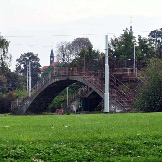 Footbridge to the tram loop Dlabačov