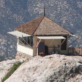 Lemmon Rock Lookout House