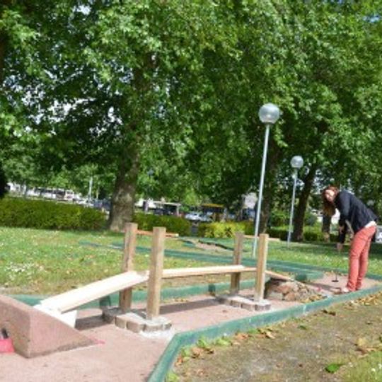 Mini-golf