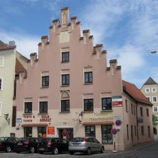 Wohn- und Geschäftshaus