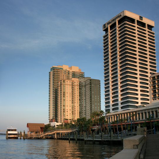 The Peninsula at St. Johns Center