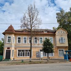 Дом жилой с торговыми помещениями (Бежецк)