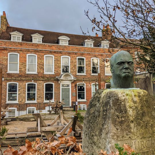The Manor House And Forecourt Piers