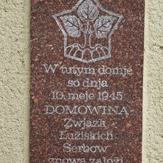 Gedenktafel für die Wiedergründung der Domowina 1945