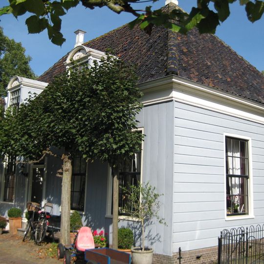 Kerkplein 6, Broek in Waterland