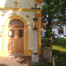 Kříž u kaple