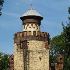 Wieża z budynkiem nadszybowym