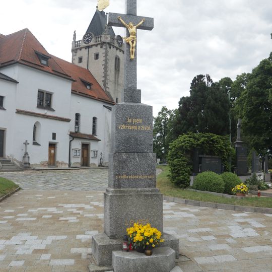 Centrální kříž hřbitova u kostela svatého Gottharda v Budišově