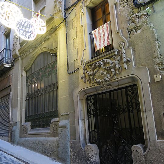 Façana al carrer de la Riera, 19