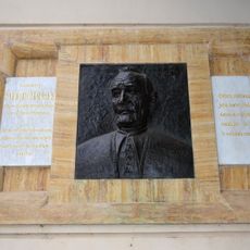 Trnavská univerzita, tabuľa pamätná