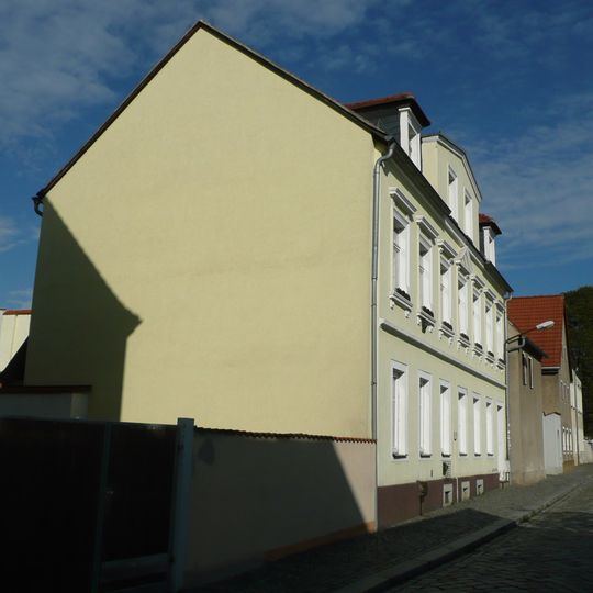 Wohnhaus in ehemals geschlossener Bebauung Carolinenstraße 17