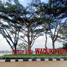 Waduk Pluit Park