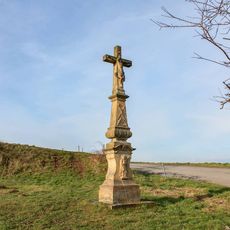 Kříž na okraji Červené Lhoty u silnice