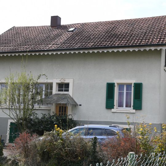 Residential house with jewel bearing workshop