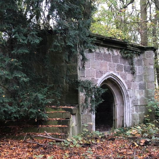 Mausoleum im Schlosspark Pietzpuhl