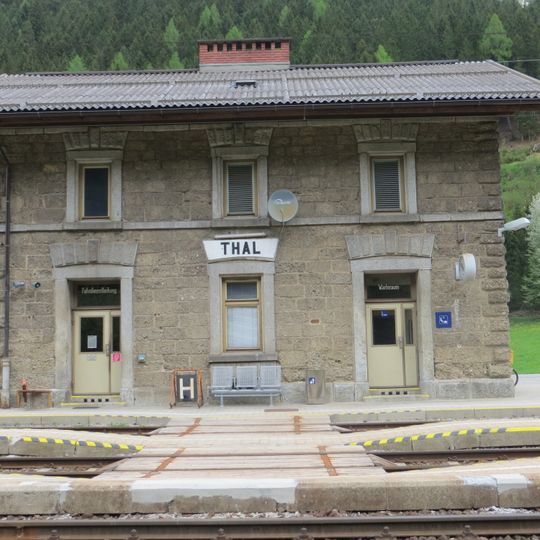 Thal, Aufnahmsgebäude