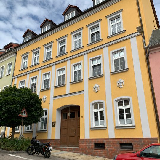 Mietshaus in geschlossener Bebauung Breite Straße 17