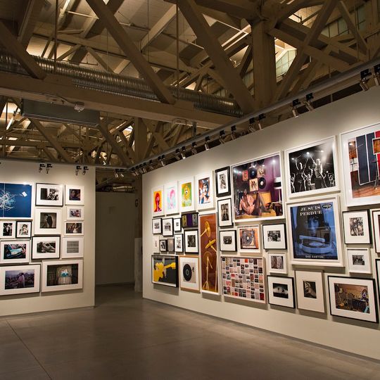 Pier 24 Photography