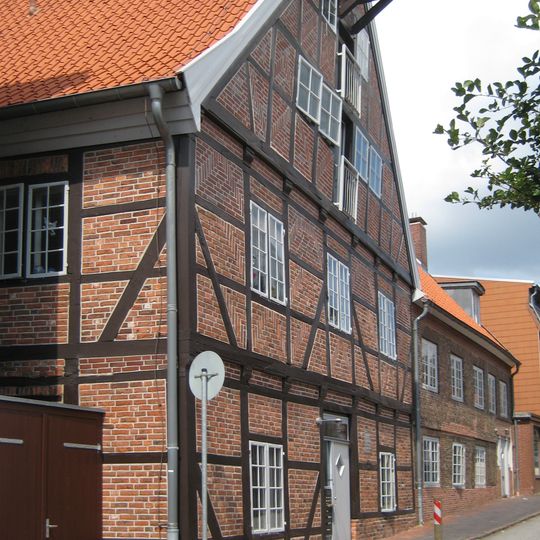 Wohn- und Geschäftshaus