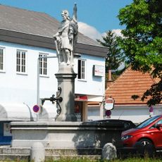 Hollabrunn Lothringerplatz Florianibrunnen