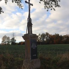 Kříž u cesty západně od Horních Lhotic