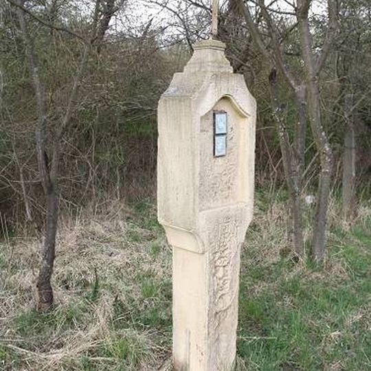 Boží muka u Vrbičky při silnici na Nepomyšl