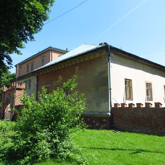 Oficyna, tzw. portierówka, ob. dom mieszkalny