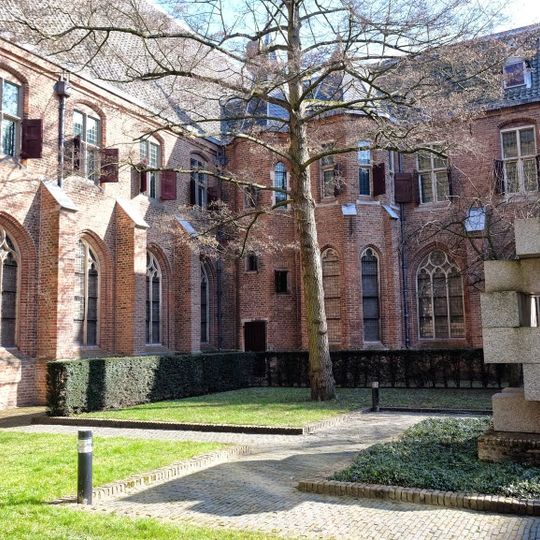 Raumkreuz aus 12 gleichen Teilen