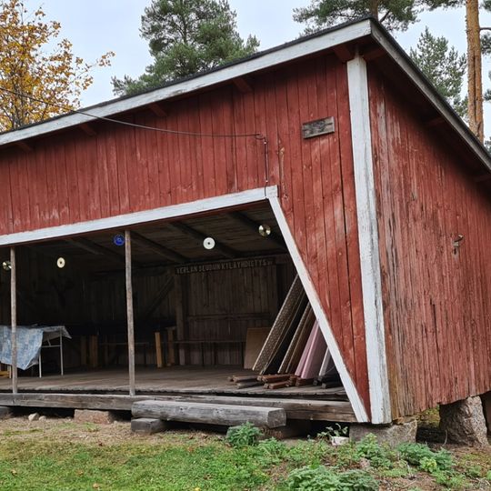 Timber shelter in Verla