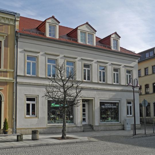 Wohnhaus in geschlossener Bebauung und Ecklage Rosenstraße 1