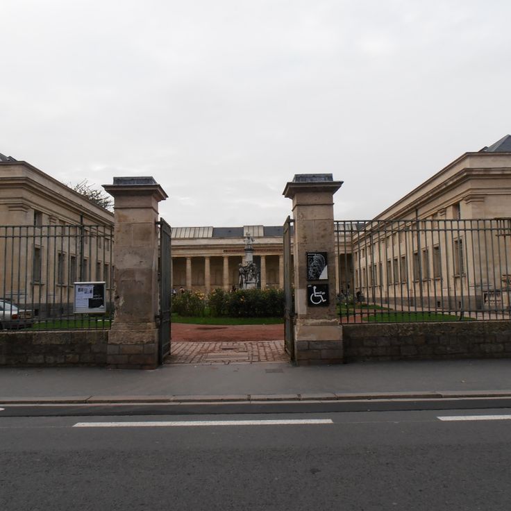 Louis Aragon Library