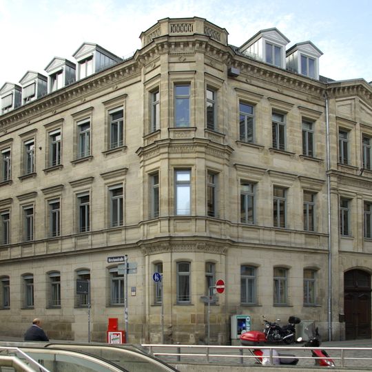 Ehemaliges Doppelwohnhaus, jetzt städtisches Amtshaus